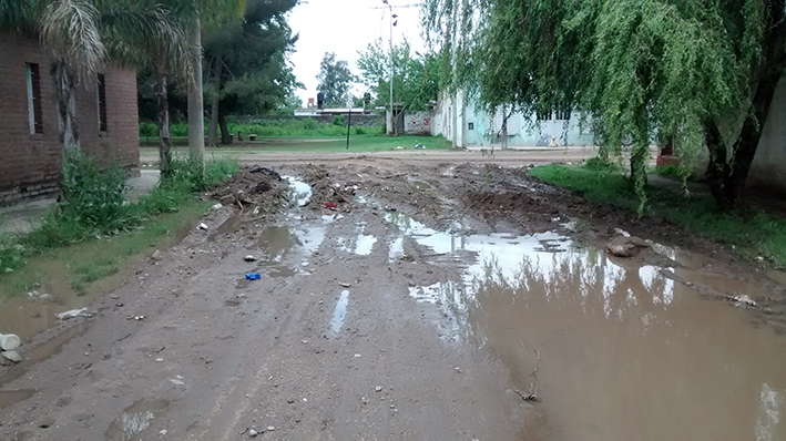 Calles intransitables, vecinos enojados