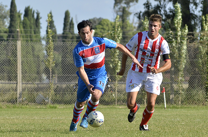 Universitario y Española abren el juego en la Plaza