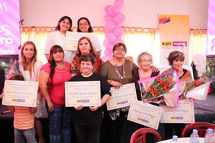 Homenaje a las mujeres por su día