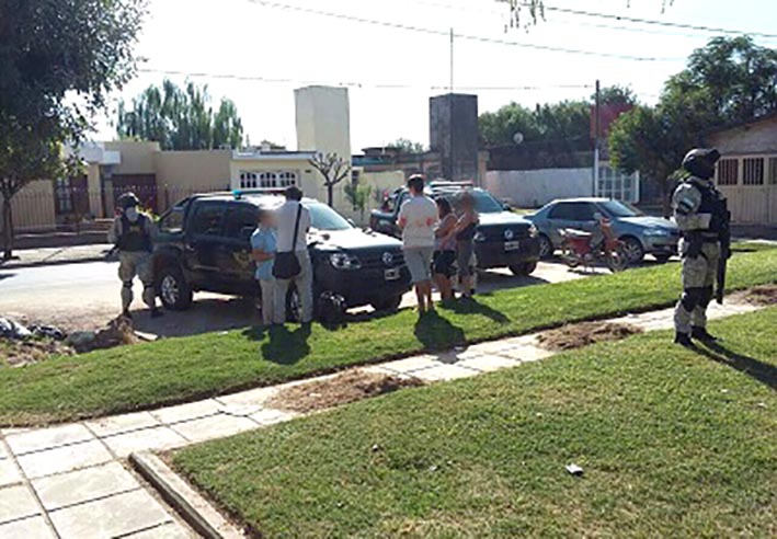 Detuvieron a un adolescente que vendía marihuana en una plaza