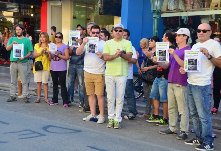 Damnificados reclaman en la calle