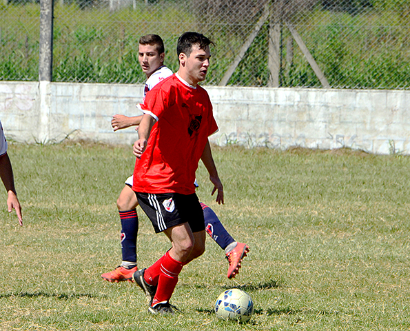 Alumni no supo liquidarlo y River logró su primer punto