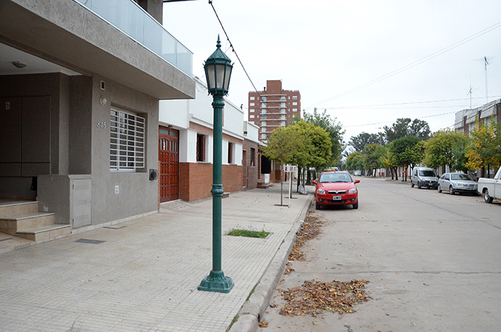 Llevan más de 15 días con las calles a oscuras en el Almirante Brown