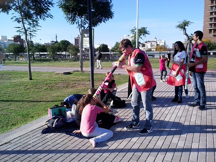 Susurrando literatura en el Día del Idioma