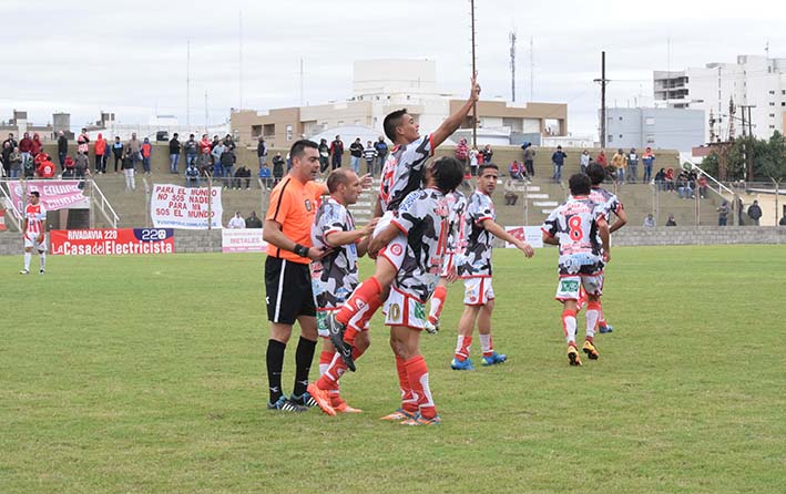 Goles para un adiós repetido