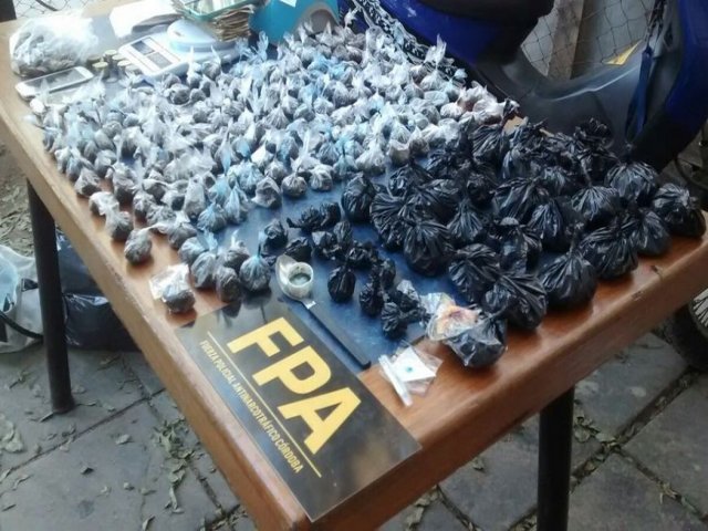 Arrestados por vender droga