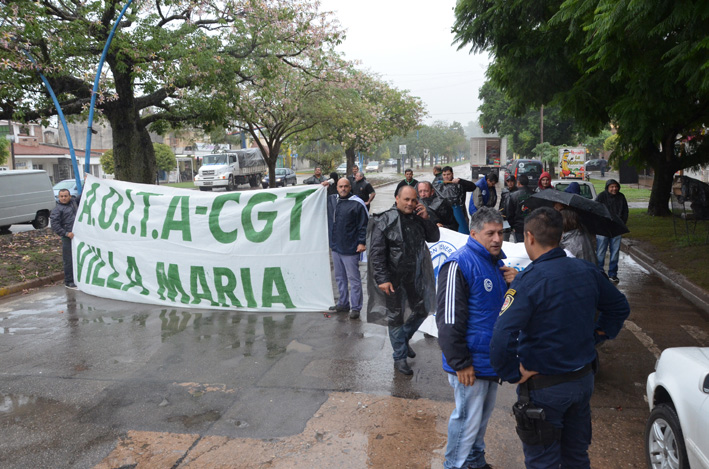 Intenso reclamo de la CGT para que Crisafulli entregue el terreno