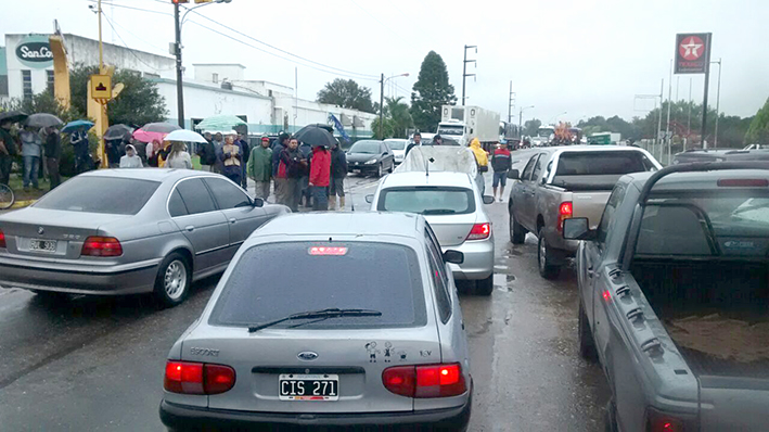 Productores y vecinos cortaron la ruta “para tener respuestas”