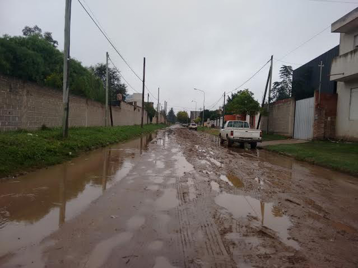 La lluvia multiplica las quejas por el estado de las calles