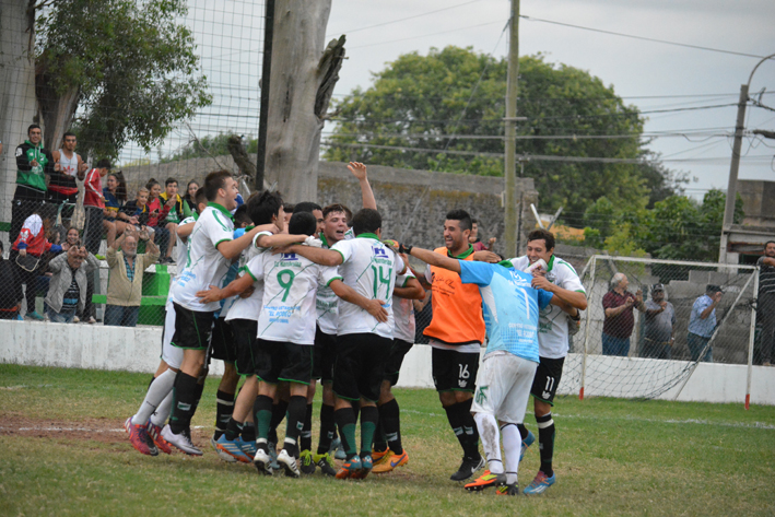 Rivadavia tiñó de “Verde” el clásico,  con una “pincelada” de Castro