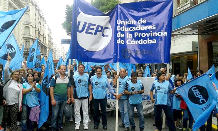 Al paro docente se sumó un poco más de la mitad de los educadores