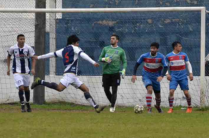 Galería de imágenes: Argentino 3 – Universitario 1