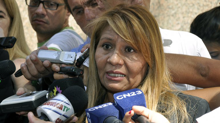 Yolanda “Mano de Piedra” Durán vuelve al ring y “atiende” a Vivó