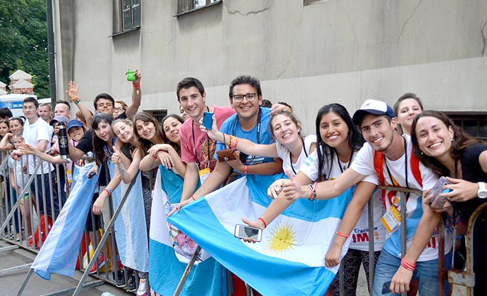 Jóvenes villamarienses a un paso del Papa