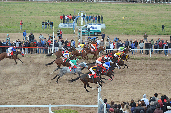 Una multitud en el Hipódromo