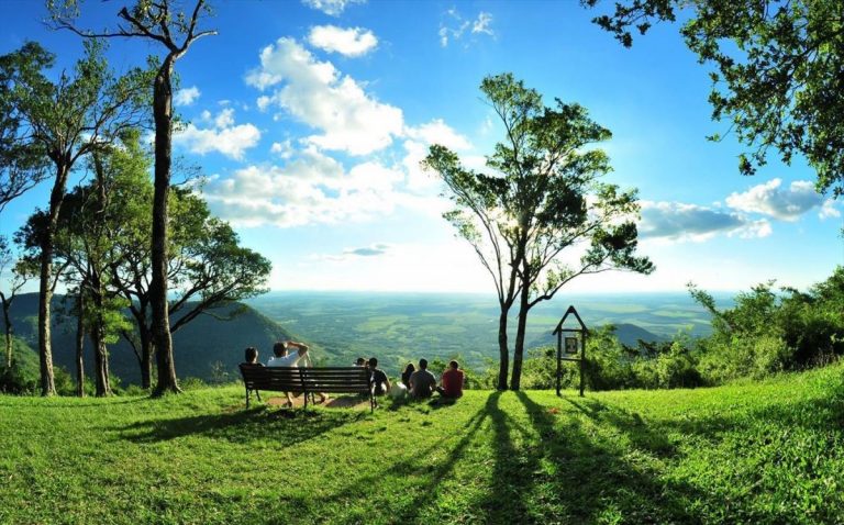 Montañas en guaraní (y en alemán)