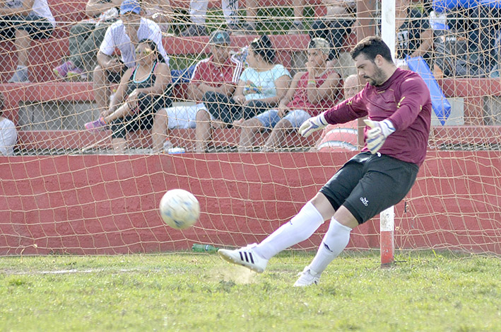 «Si jugamos la pelota por abajo, vamos a dar pelea»