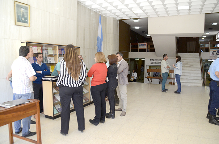 Juez local autorizó el viaje de estudios  de un niño cuya madre está ausente