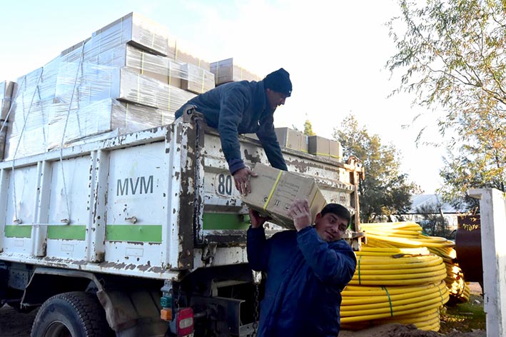 Llegaron más de 500 luces led