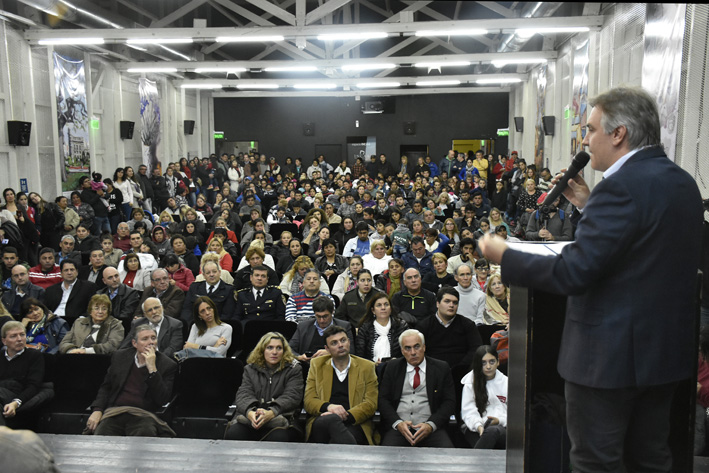 “Necesitamos sí o sí un Estado presente, no una administración de gerentes”