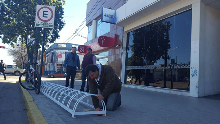 Suman espacios para estacionar bicicletas