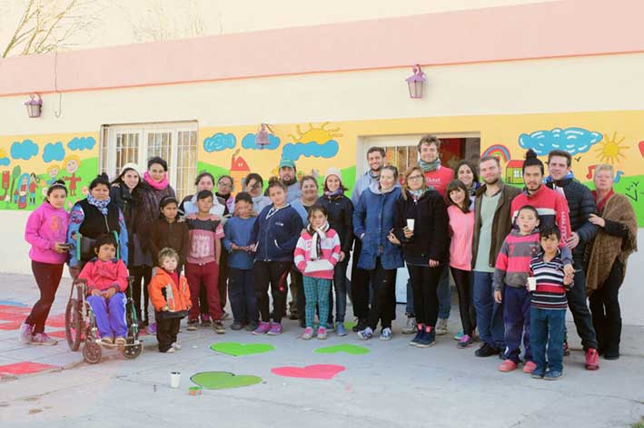 Tierra de Paz pintó otra escuela rural