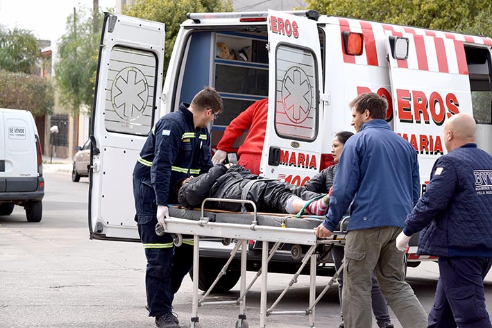 Trasladaron al Hospital a una mujer herida